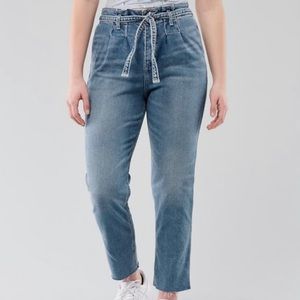 Hollister Ultra High-Rise Paper-Bag Mom Jeans